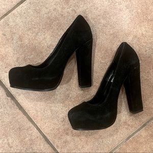 Steve Madden Black Suede Sabrina Pump Heels